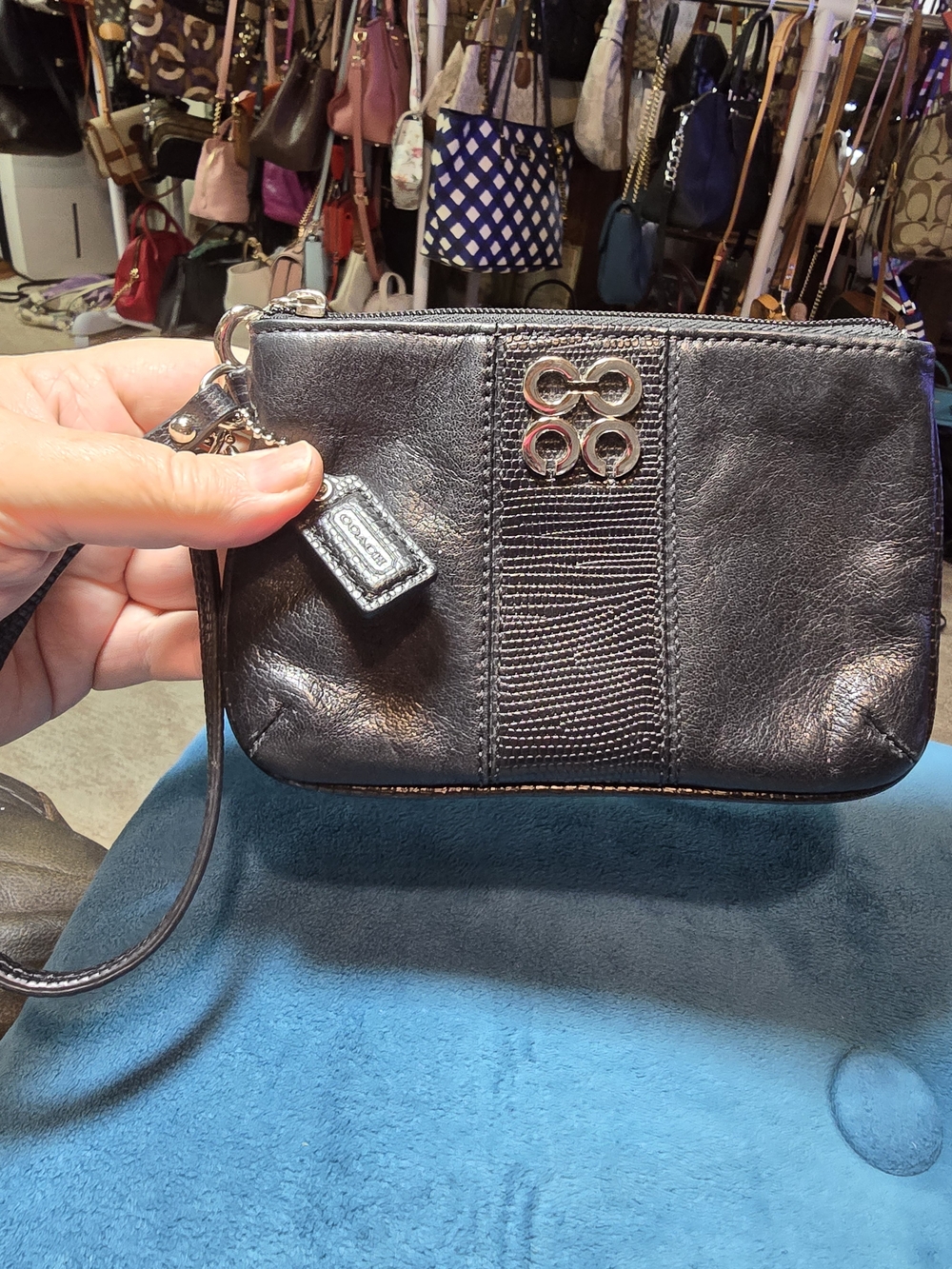 COACH Black Leather Wristlet with Signature Hardware Great Condition 6.5x4.5 - Picture 6 of 11